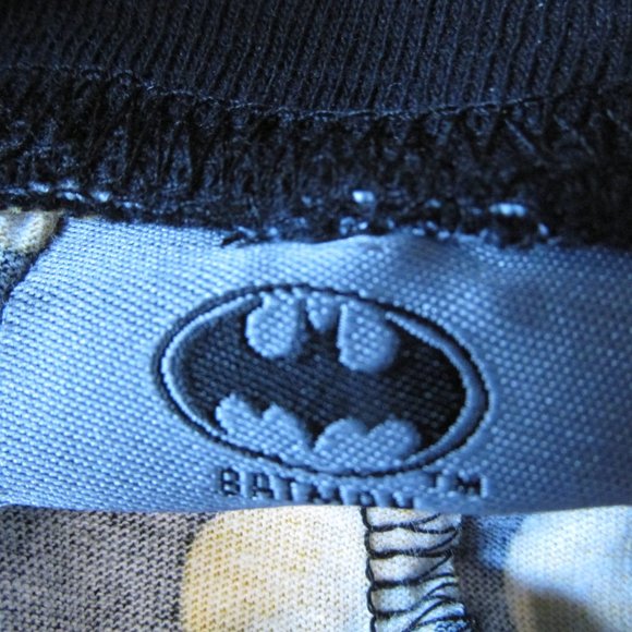 BATMAN MEN'S SIZE XL KNIT JOGGER SLEEP PANTS BLACK YELLOW GOLD DRAWSTRING NWT - Picture 6 of 10